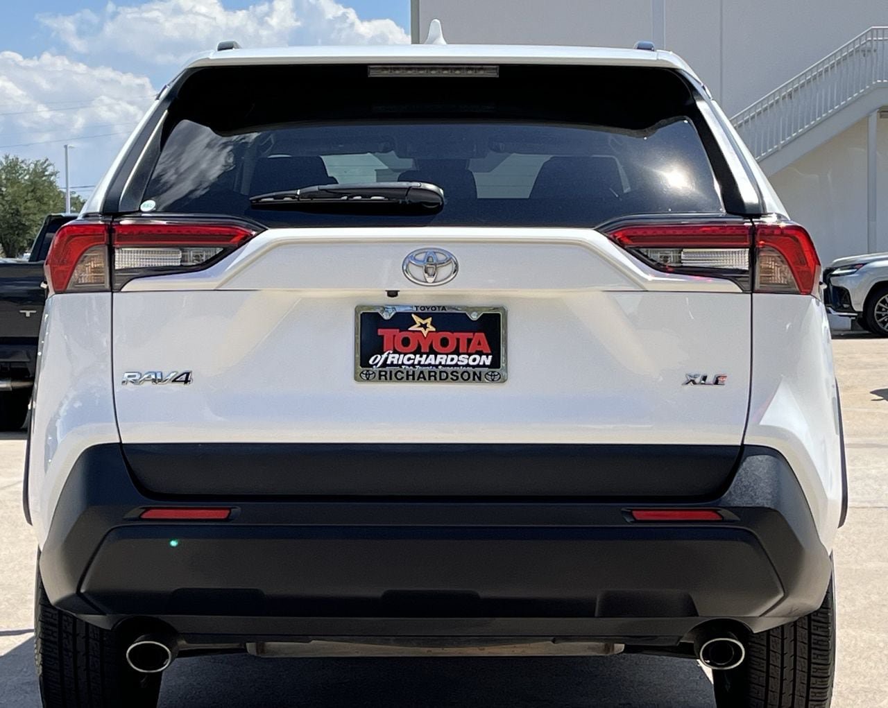 Used 2025 Toyota RAV4 XLE FWD image 5