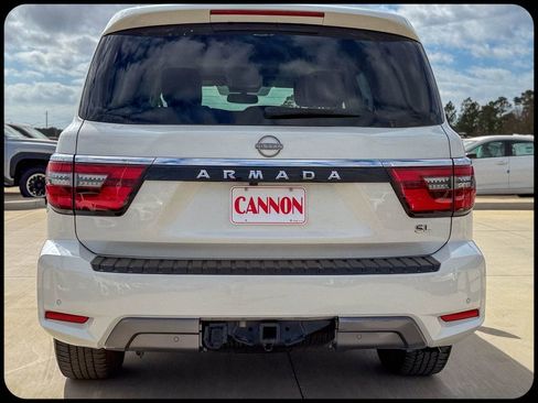 Used 2024 Nissan Armada SL w/ Captain's Chairs Package image 12