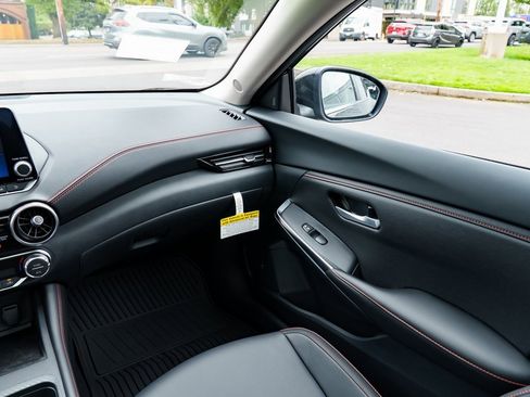 New 2025 Nissan Sentra SR w/ SR Premium Package image 9