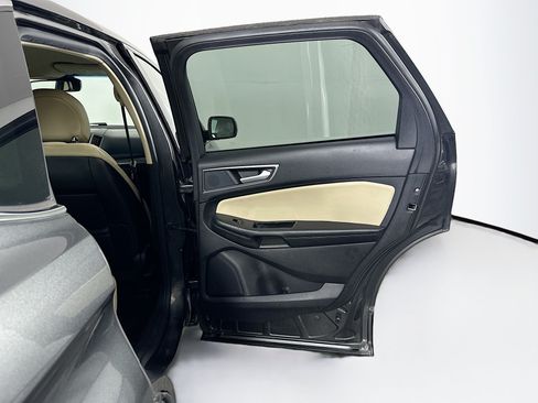 Used 2018 Ford Edge SEL w/ Equipment Group 201A AWD/4WD image 29