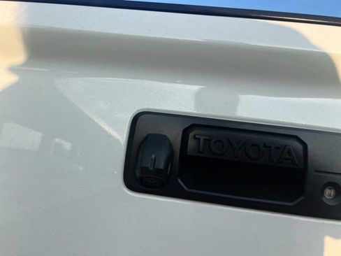 Used 2014 Toyota Tundra SR5 w/ TRD Off Road Package image 9