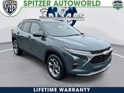 New 2026 Chevrolet Trax LT w/ Sunroof Package FWD image 1
