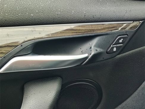 Used 2016 BMW X1 xDrive28i image 9