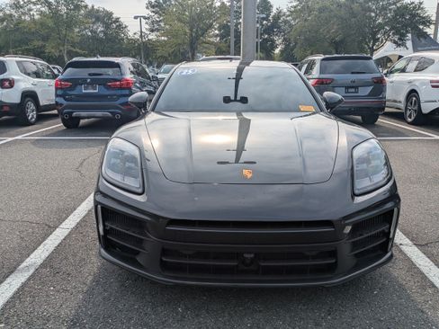 Used 2025 Porsche Panamera RWD image 8
