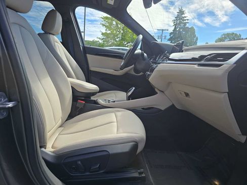 Used 2021 BMW X1 xDrive28i w/ Convenience Package AWD/4WD image 10