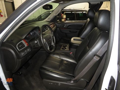 Used 2013 GMC Sierra 2500 SLT w/ SLT Convenience Package AWD/4WD image 3
