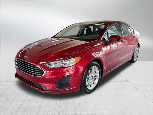 Used 2020 Ford Fusion SE FWD image 1