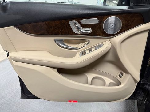 Used 2016 Mercedes-Benz GLC 300 4MATIC image 8