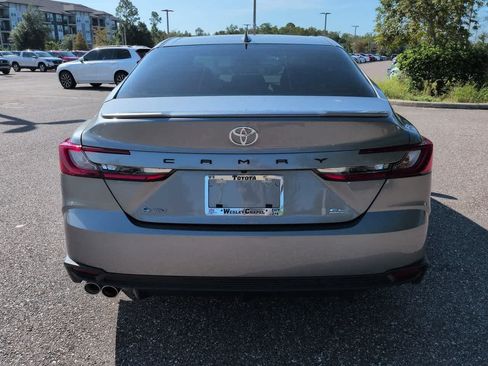 Used 2026 Toyota Camry SE FWD image 5
