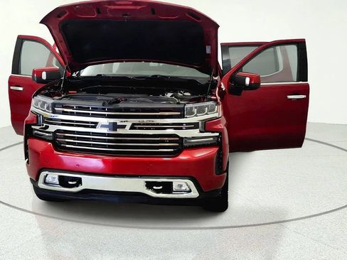 Used 2022 Chevrolet Silverado 1500 High Country w/ Z71 Off-Road Package AWD/4WD image 8