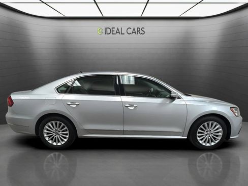 Used 2017 Volkswagen Passat 1.8T SE FWD image 4