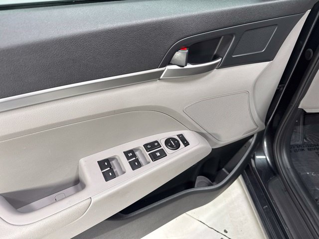 Used 2020 Hyundai Elantra SE FWD image 8