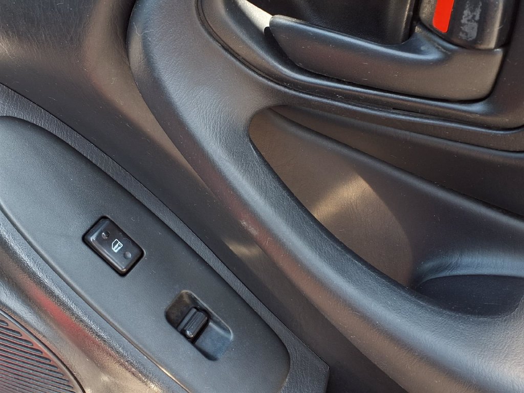 Used 1997 Toyota Celica ST FWD image 34