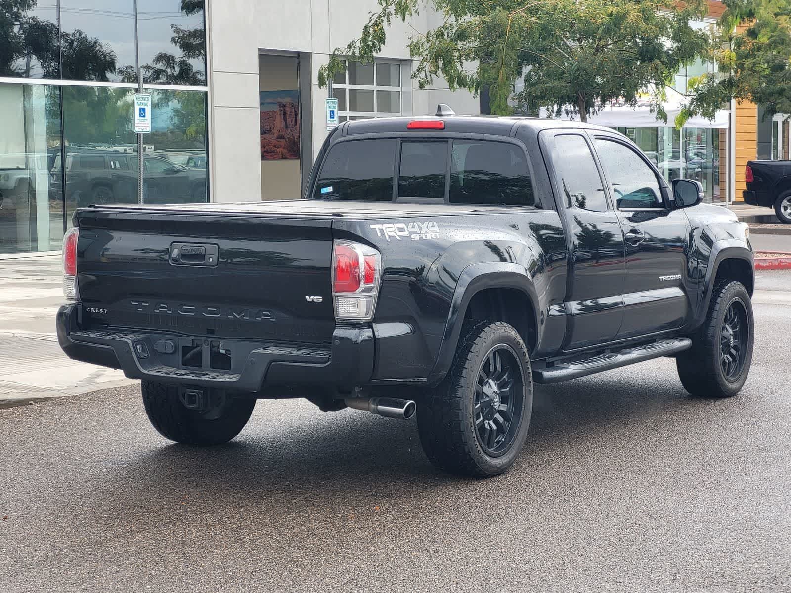 Used 2020 Toyota Tacoma TRD Sport w/ TRD Premium Sport Package AWD/4WD image 5