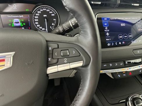 Used 2022 Cadillac XT4 Luxury image 16