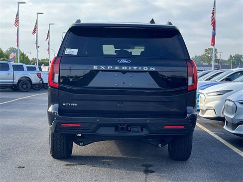 New 2025 Ford Expedition Active image 7