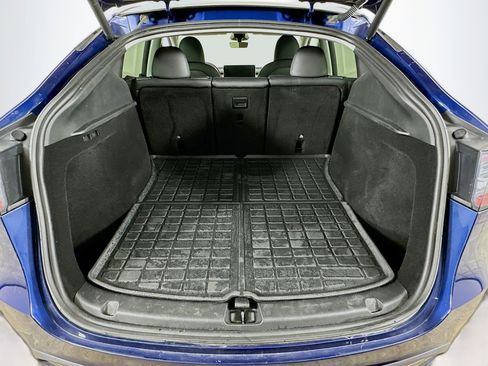Used 2023 Tesla Model Y Long Range image 28