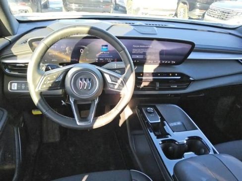 Used 2025 Buick Enclave Preferred image 2