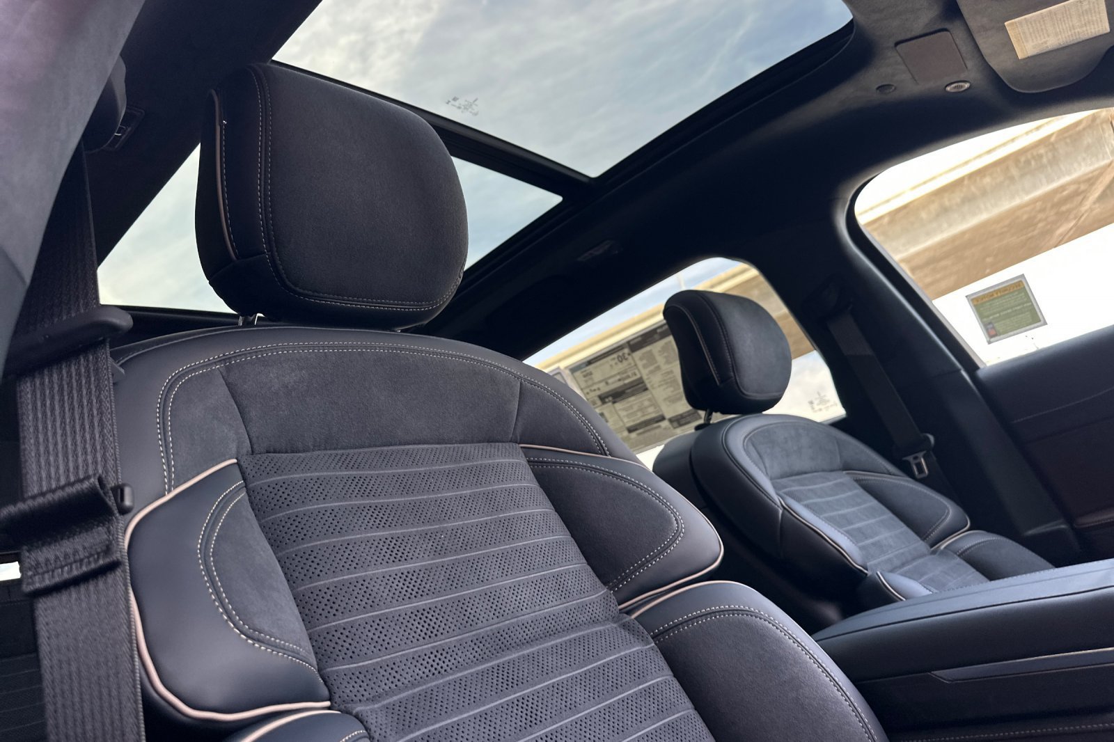 New 2026 Lincoln Nautilus Black Label w/ Jet Appearance Package AWD/4WD image 16