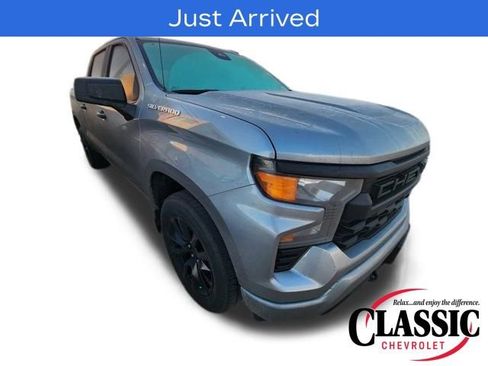 Used 2023 Chevrolet Silverado 1500 Custom image 1