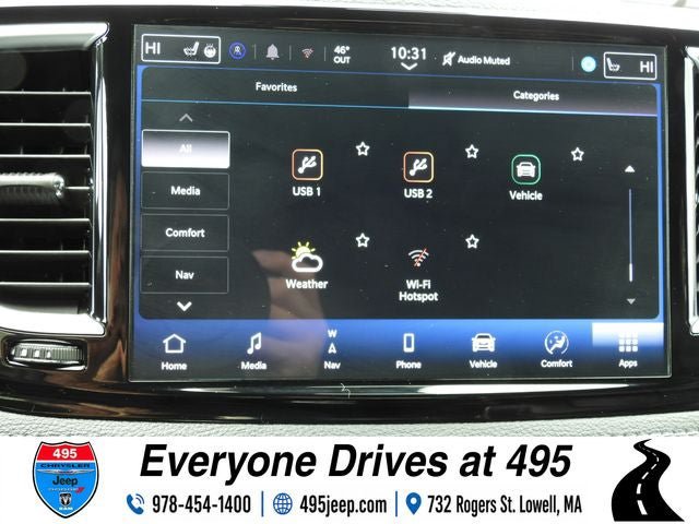 Used 2025 Chrysler Pacifica Limited FWD image 30