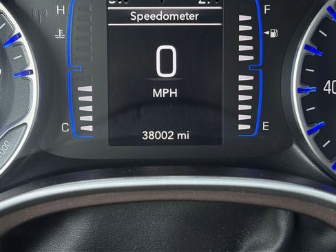 Used 2024 Chrysler Voyager LX image 43