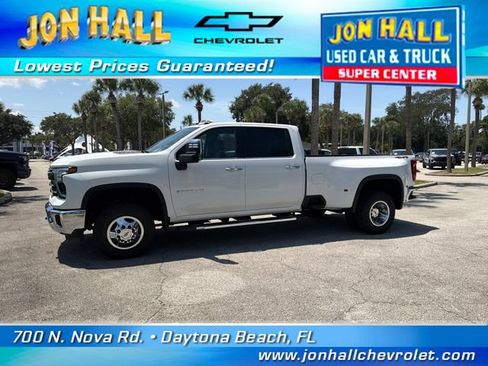 Used 2025 Chevrolet Silverado 3500 LTZ w/ LTZ Convenience Package AWD/4WD image 3