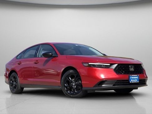 Used 2025 Honda Accord SE image 2