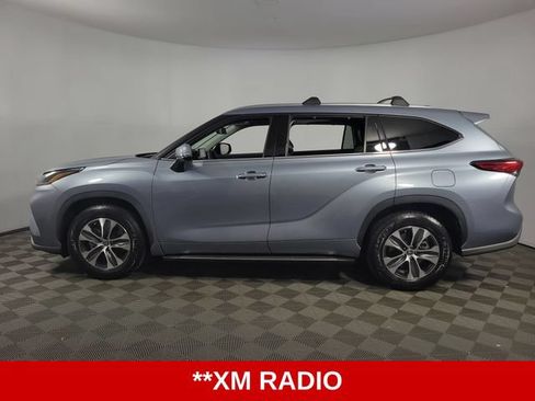 Used 2021 Toyota Highlander XLE FWD image 5