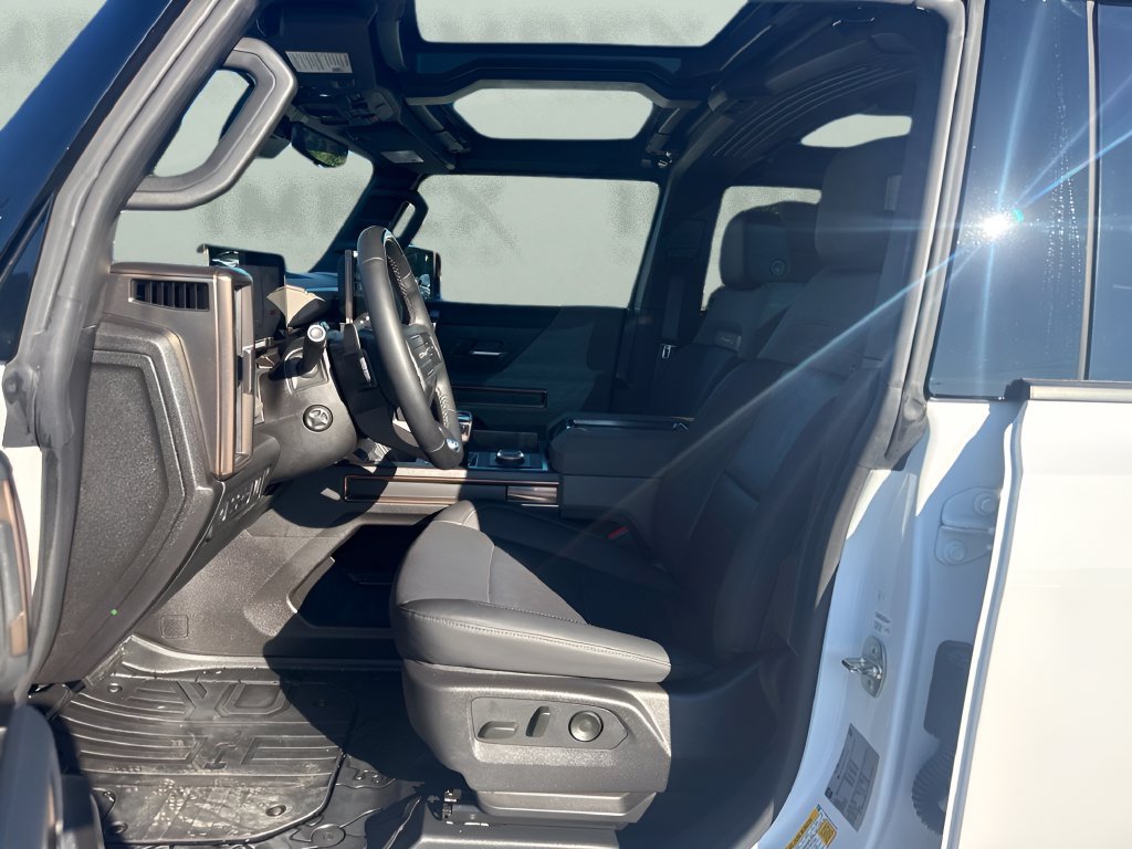 Used 2024 GMC Hummer EV 2X w/ Extreme Off-Road Package AWD/4WD image 9