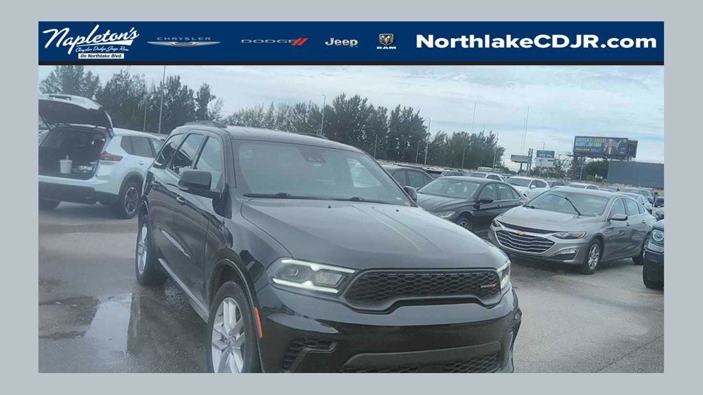Used 2024 Dodge Durango GT RWD image 1