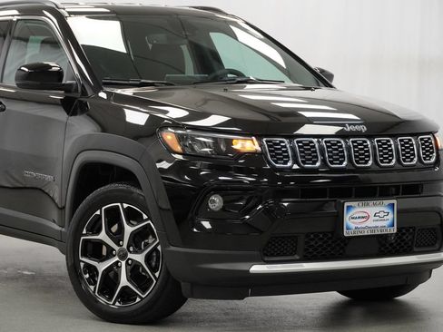Used 2025 Jeep Compass Limited AWD/4WD image 9