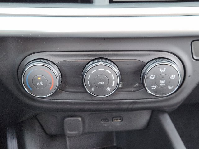 Used 2026 Chevrolet Trax LS FWD image 18