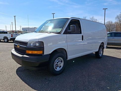 New 2026 Chevrolet Express 2500 RWD image 2