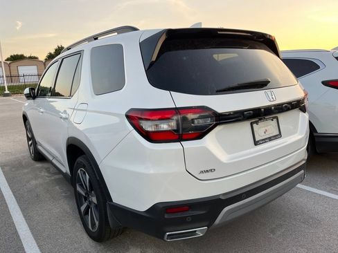 Used 2023 Honda Pilot Elite image 4