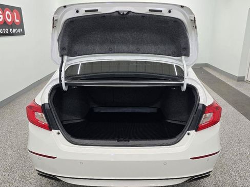 Used 2018 Honda Accord Touring image 24
