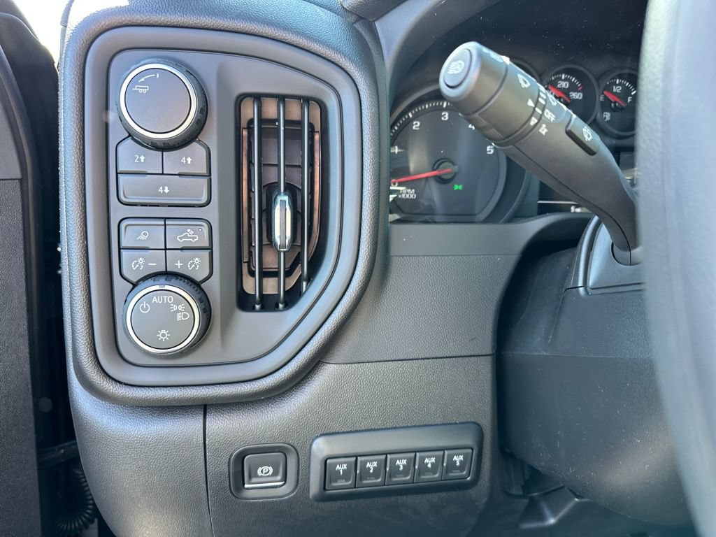 New 2026 Chevrolet Silverado 2500 Custom w/ Custom Value Package AWD/4WD image 19