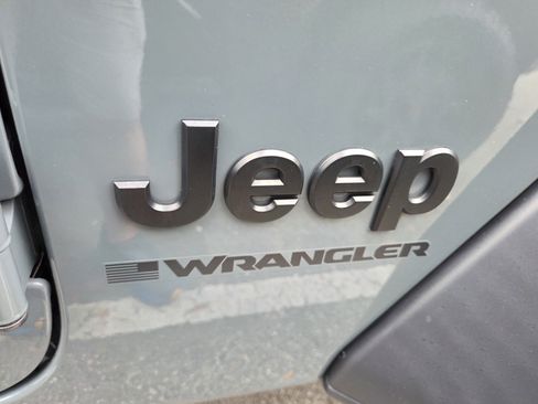 Used 2024 Jeep Wrangler Unlimited Sport AWD/4WD image 4