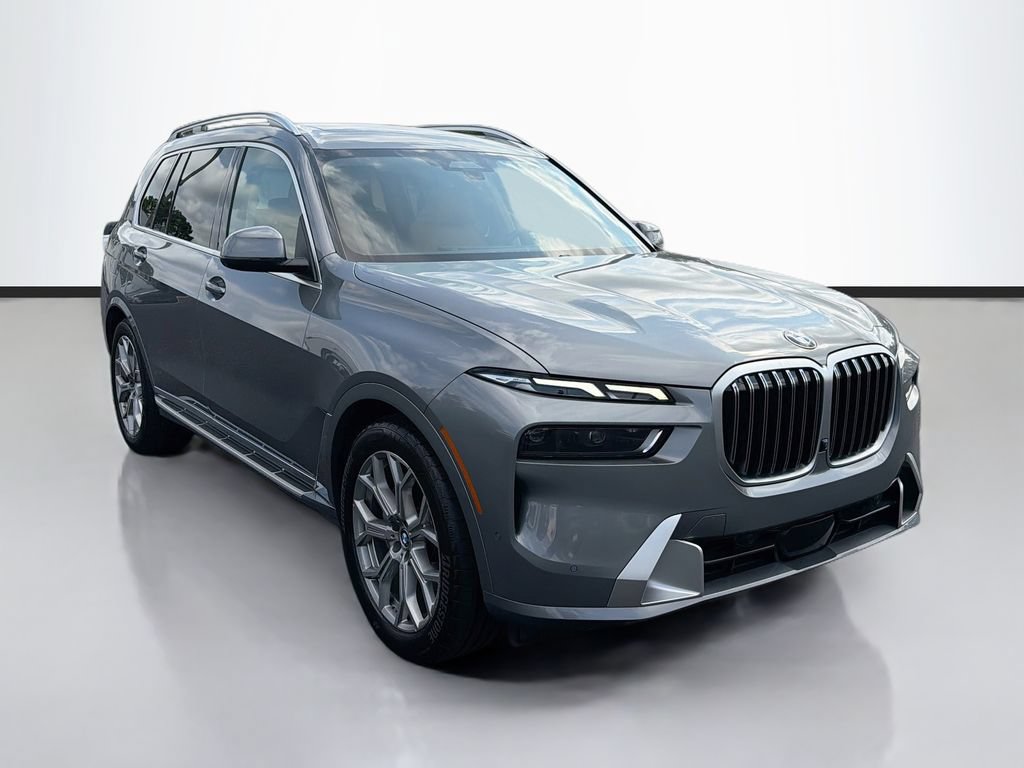 Used 2024 BMW X7 xDrive40i AWD/4WD image 3