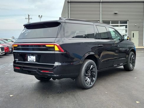 New 2025 Lincoln Navigator L Reserve w/ Jet Appearance Package image 5