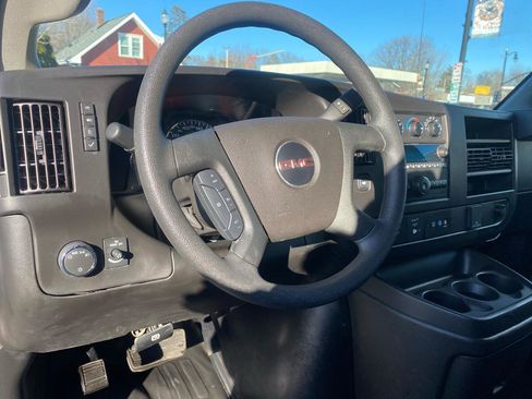 Used 2024 GMC Savana 2500 w/ Driver Convenience Package image 15