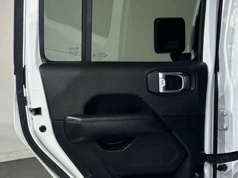Used 2021 Jeep Wrangler Unlimited Sahara AWD/4WD image 41