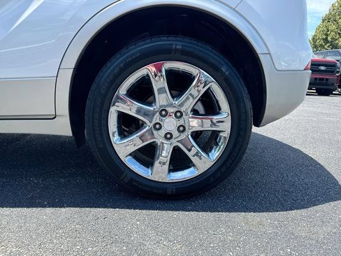 Used 2019 Buick Encore Essence w/ Experience Buick Package FWD image 28