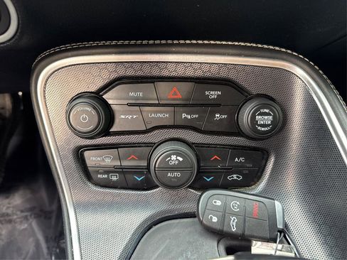 Used 2018 Dodge Challenger SRT image 16