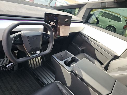Used 2024 Tesla Cybertruck Cyberbeast AWD/4WD image 13