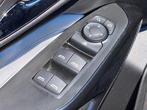 Certified 2025 Chevrolet Trax LT FWD image 20