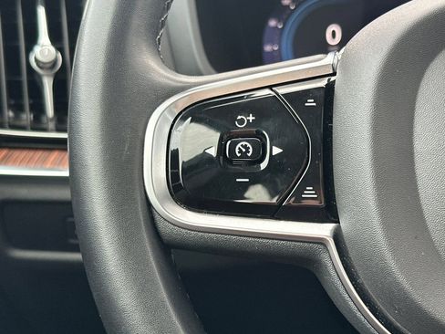 Used 2024 Volvo S60 B5 Plus image 34