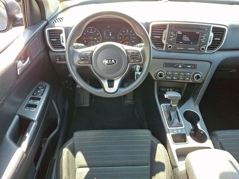 Used 2018 Kia Sportage LX FWD image 11
