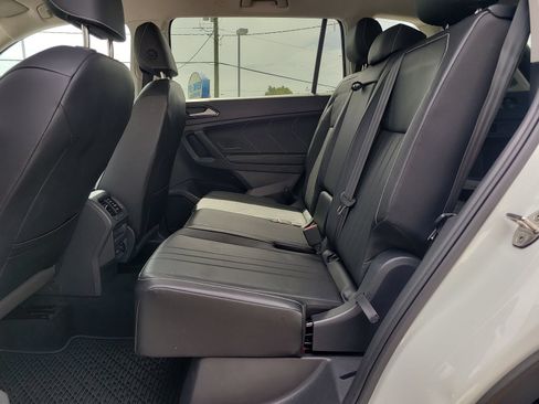 Used 2023 Volkswagen Tiguan SE FWD image 9