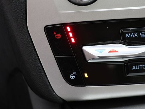 Used 2022 Ford Explorer XLT w/ Equipment Group 202A image 28